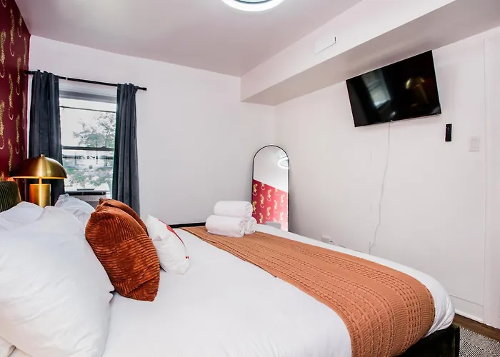King Bed, Great Wifi, United Center, Walk To Train Apartment Chicago