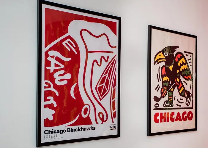 King Bed, Great Wifi, United Center, Walk To Train Apartment Chicago