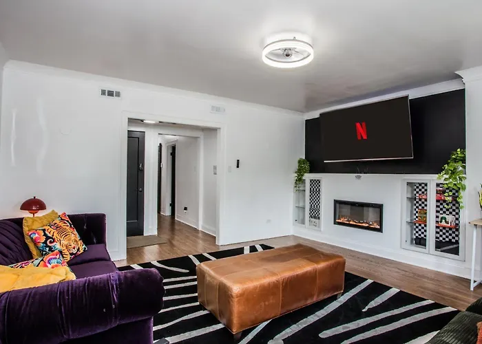 Apartment King Bed, Great Wifi, United Center, Walk To Train Chicago
