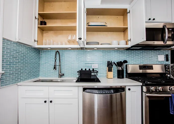 King Bed, Great Wifi, United Center, Walk To Train * Chicago